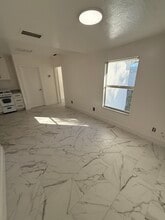 1290 Highlands Dr, Unit C in Naples, FL - Foto de edificio - Building Photo