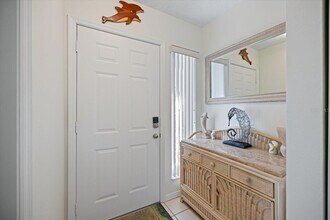 880 Bird Bay Dr W, Unit 106 in Venice, FL - Foto de edificio - Building Photo