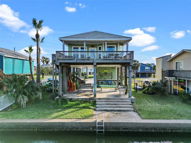 16606 Curlew Rd in Jamaica Beach, TX - Building Photo - Building Photo