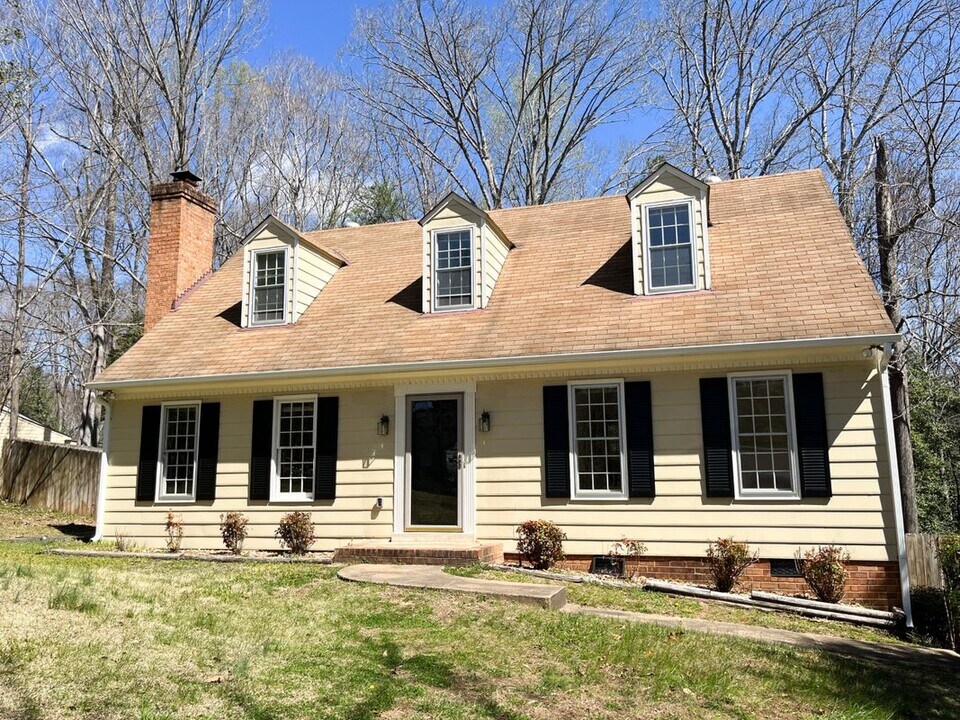10202 Seacliff Ln in Richmond, VA - Building Photo