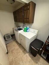 425 E Henry Clay St in Whitefish Bay, WI - Building Photo - Building Photo