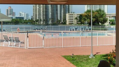 3030 Marcos Dr in Aventura, FL - Building Photo - Building Photo