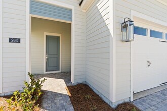 263 Breakwater Blvd in Panama City Beach, FL - Foto de edificio - Building Photo