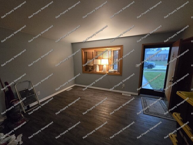 321 N Elmer St in Griffith, IN - Building Photo - Building Photo