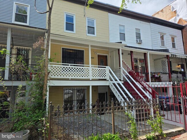 1004 Girard St NW in Washington, DC - Building Photo - Building Photo