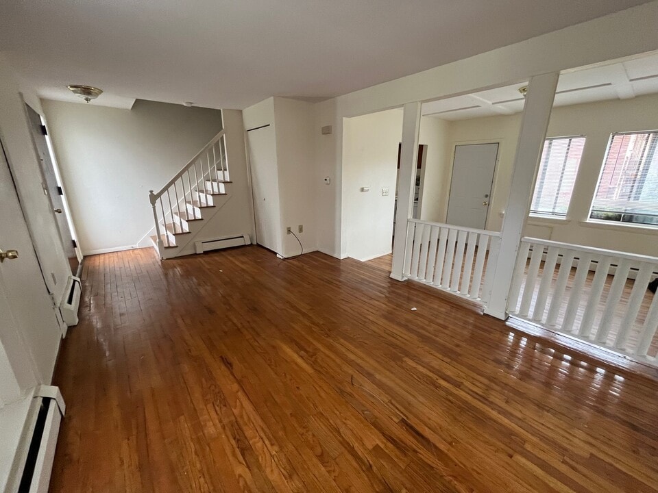 20 Henderson Dr, Unit A in East Hartford, CT - Building Photo