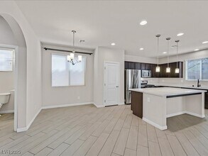 719 Orchard Course Dr in Las Vegas, NV - Building Photo - Building Photo