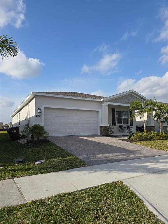 1904 Flourish Ave in Kissimmee, FL - Foto de edificio - Building Photo