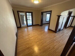 3204 N Humboldt Blvd, Unit 3206 in Milwaukee, WI - Foto de edificio - Building Photo