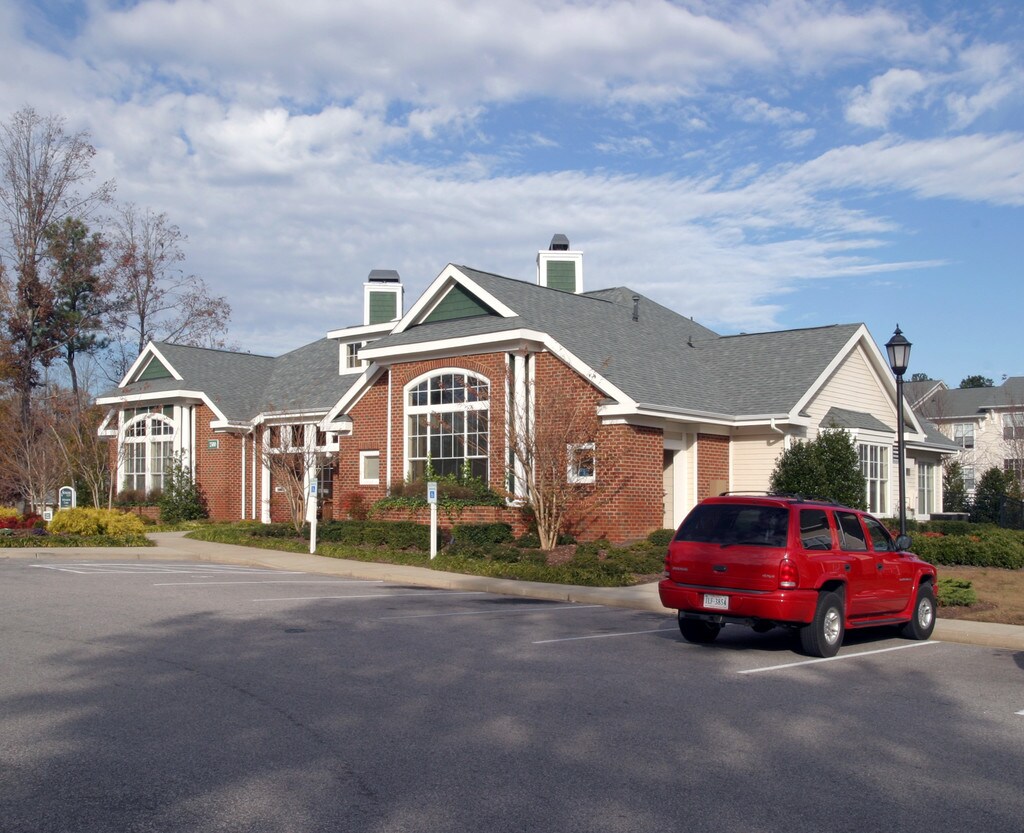 Sterling Glen Apartments in Chesterfield, VA