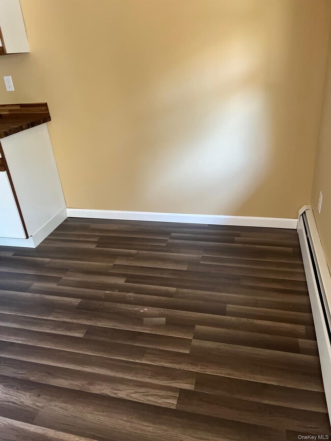 1403 Barclay Manor in Newburgh, NY - Building Photo - Building Photo