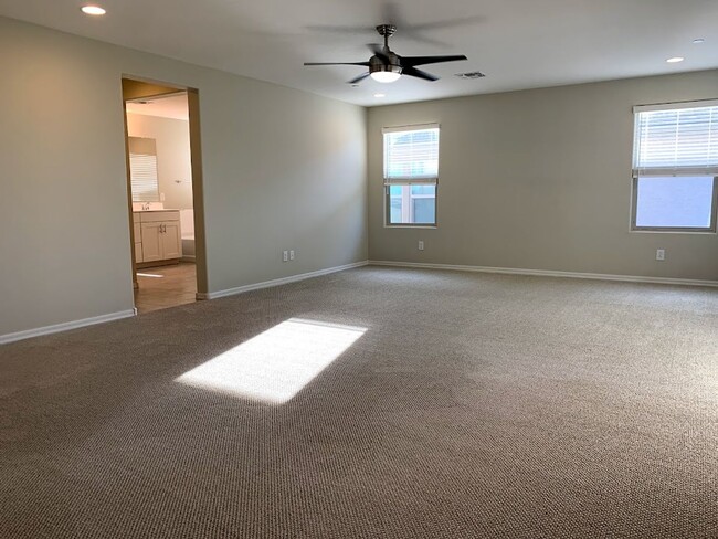 4650 E Tierra Buena Ln