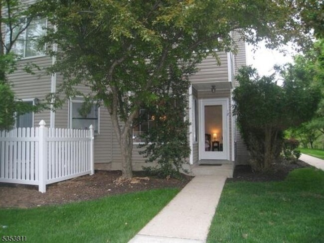 property at 28 Stevens Ct