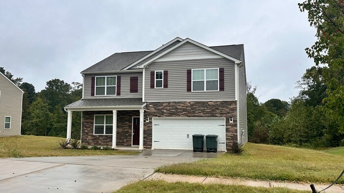 537 Stroupe Rd in Gastonia, NC - Building Photo