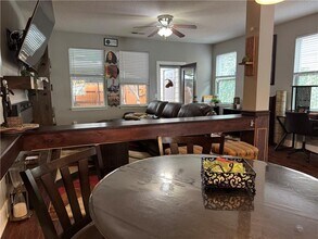 1613 Bayrose Cir in East Point, GA - Foto de edificio - Building Photo