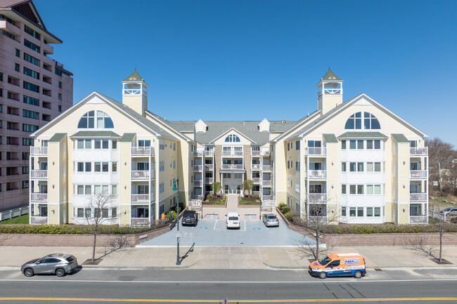 360 Revere Beach Blvd in Revere, MA - Foto de edificio - Building Photo