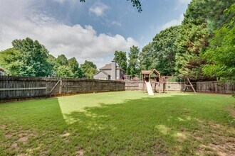 6515 Fairgreen Dr in Suwanee, GA - Building Photo - Building Photo