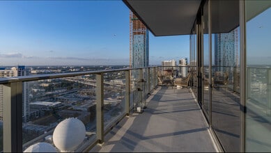 36 NE 1st St, Unit 522 in Miami, FL - Building Photo - Building Photo