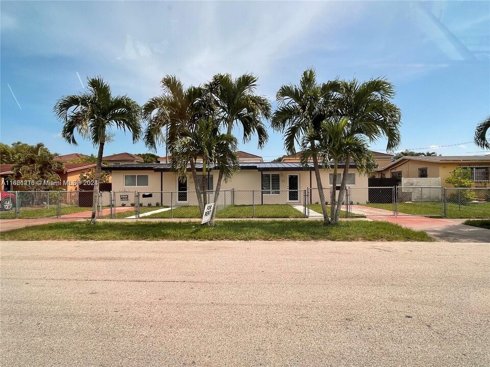 9140 SW 40th Terrace-Unit -0 in Olympia Heights, FL - Building Photo