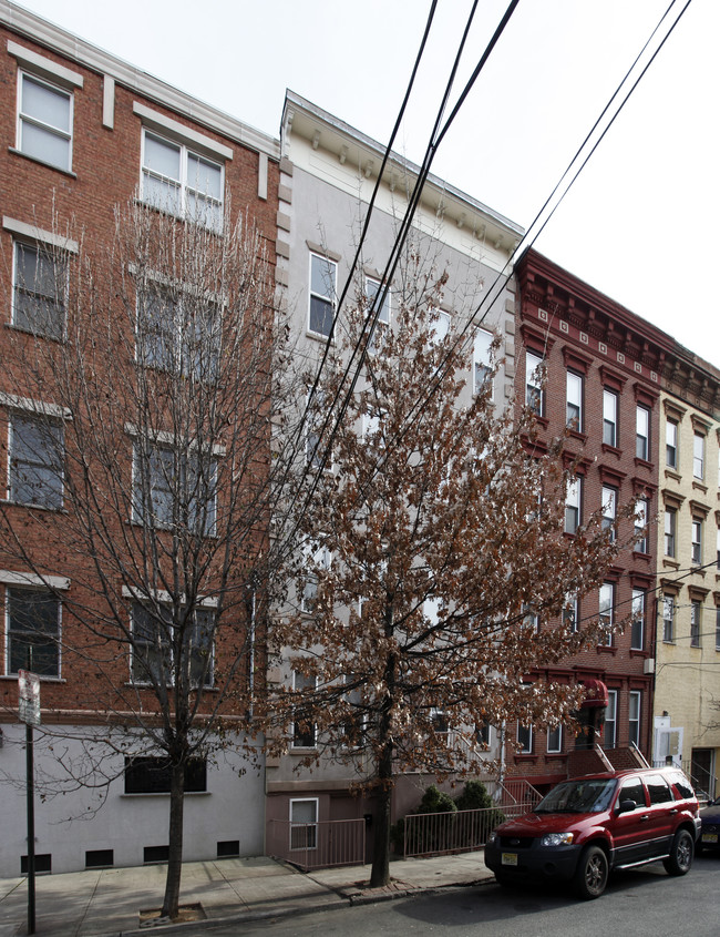 111 Madison St in Hoboken, NJ - Building Photo - Building Photo