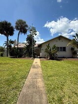 217 Fifth Ave in Melbourne Beach, FL - Building Photo
