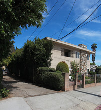 2476 N Beachwood Dr in Los Angeles, CA - Building Photo - Building Photo