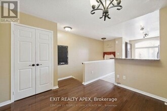7206 Deanlee Ct in Mississauga, ON - Building Photo - Building Photo
