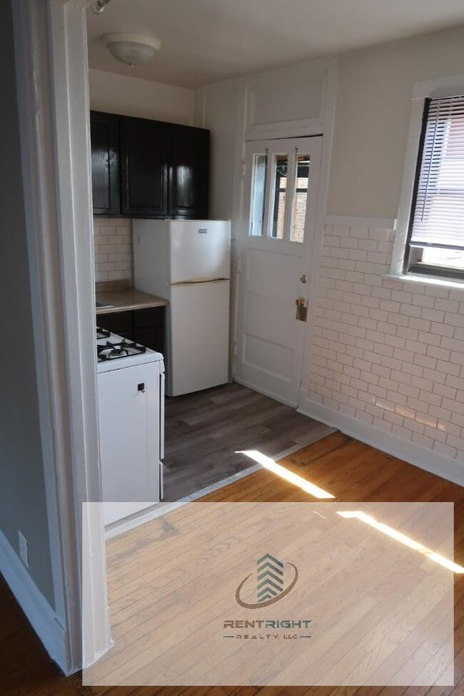 property at 1747 W Devon Ave