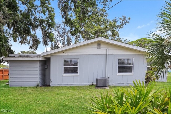 731 Cypress Ave in Venice, FL - Building Photo - Building Photo