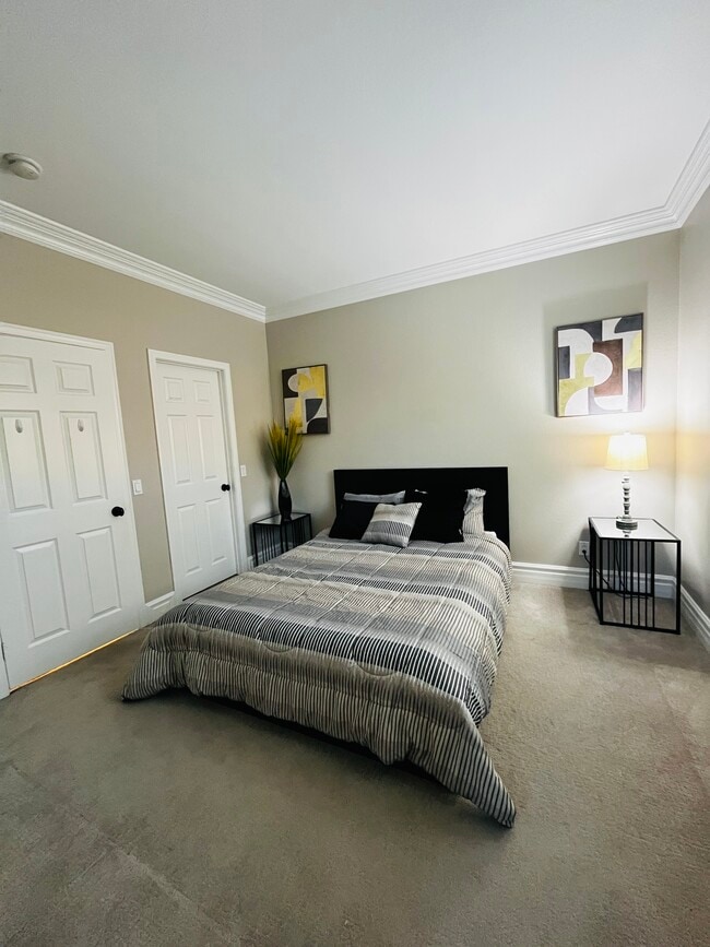 877 Aspen Glen Rd in Chula Vista, CA - Foto de edificio - Building Photo