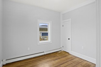 84 Fellsway E, Unit 2 in Malden, MA - Building Photo - Building Photo