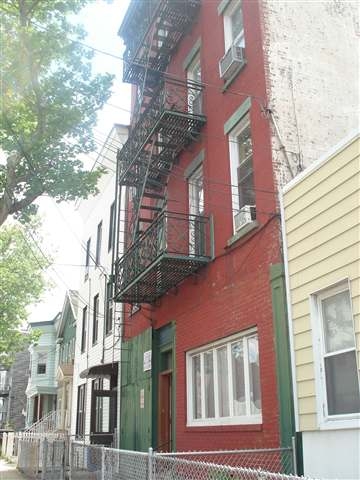 75 Laidlaw Ave in Jersey City, NJ - Building Photo - Building Photo