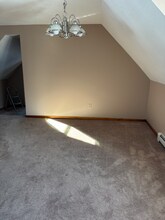 80 Carroll St, Unit 2 in Manchester, NH - Foto de edificio - Building Photo