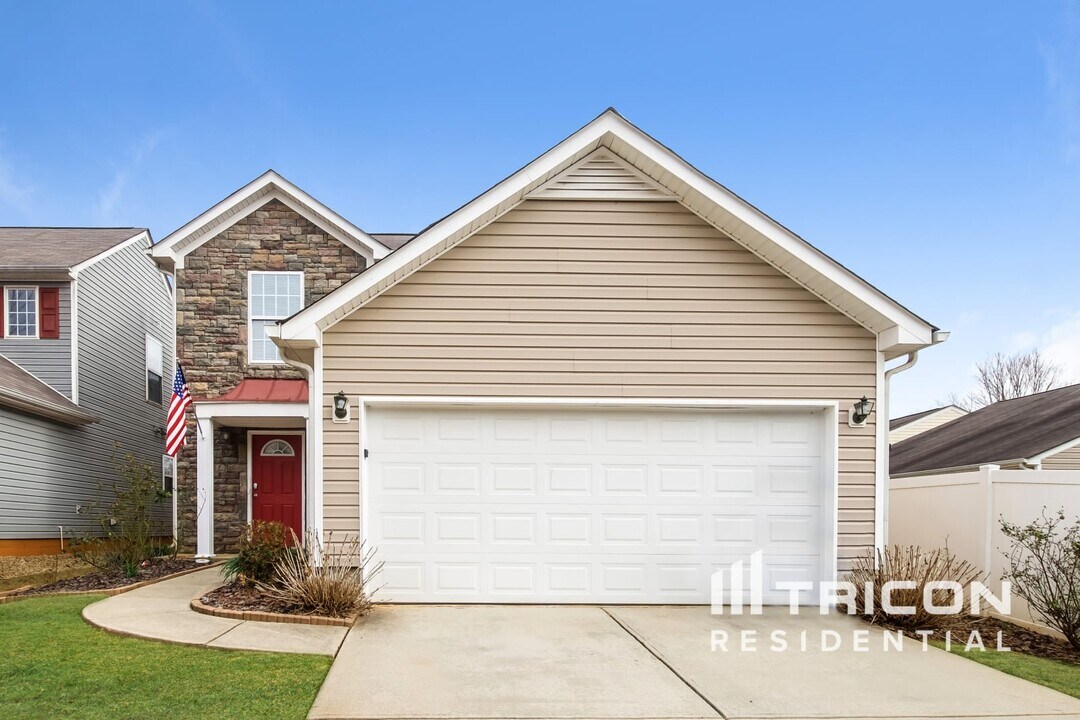 298 Arrowhead Dr in Dallas, GA - Building Photo