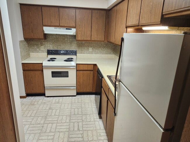 130 Hartford Ct, Unit #130