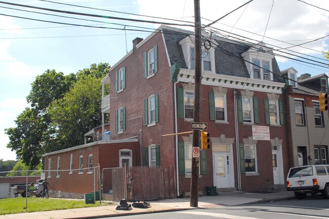 624-626 S Queen St in Lancaster, PA - Foto de edificio - Building Photo