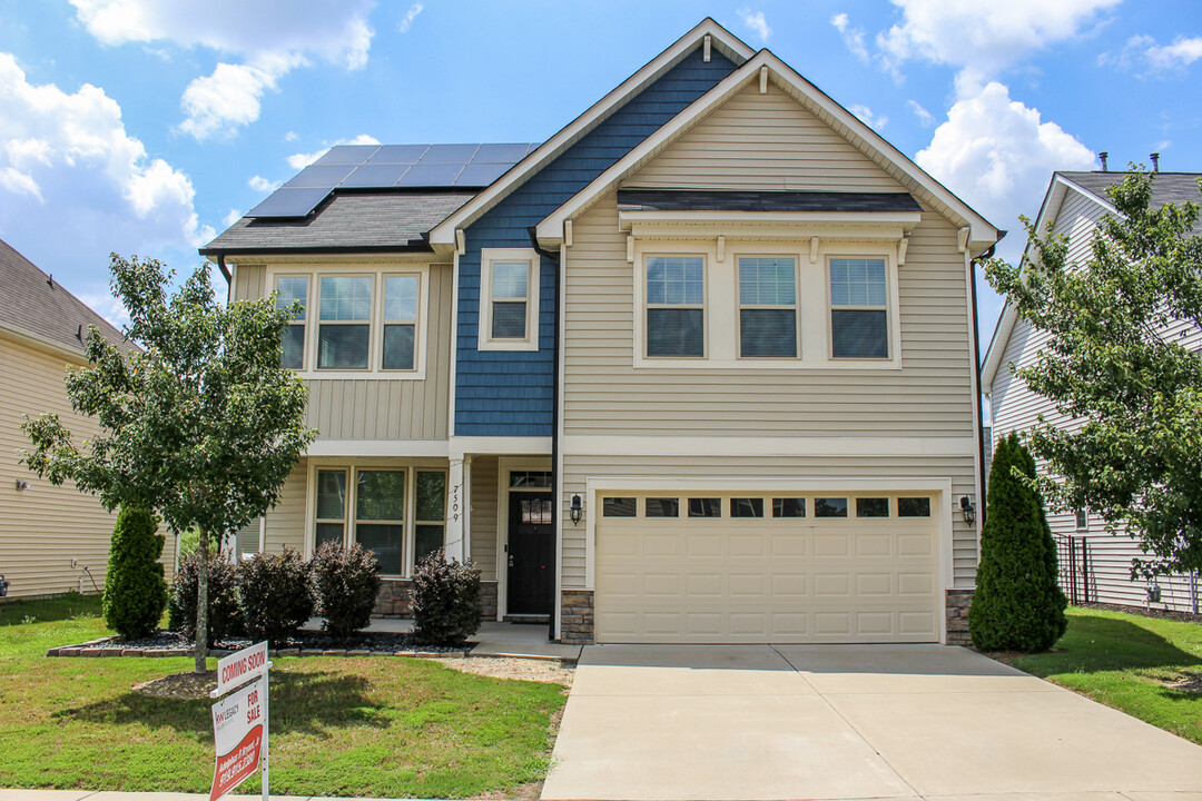 7509 Poplar Meadow Ln in Raleigh, NC - Building Photo