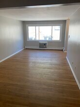 6970 N Ashland Ave, Unit 2C in Chicago, IL - Building Photo - Building Photo