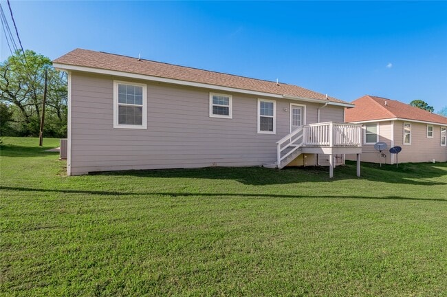 property at 100 Shorewood Dr