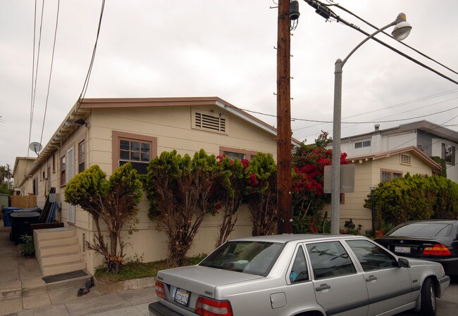 223 Strand St in Santa Monica, CA - Foto de edificio - Building Photo