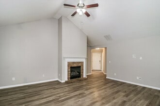 224 Greenview Dr in Newnan, GA - Building Photo - Building Photo