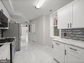 1015 S Kenwood Ave in Baltimore, MD - Building Photo - Building Photo