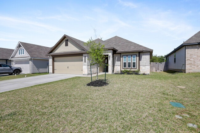 1320 Kingsgate Dr in Bryan, TX - Building Photo - Building Photo
