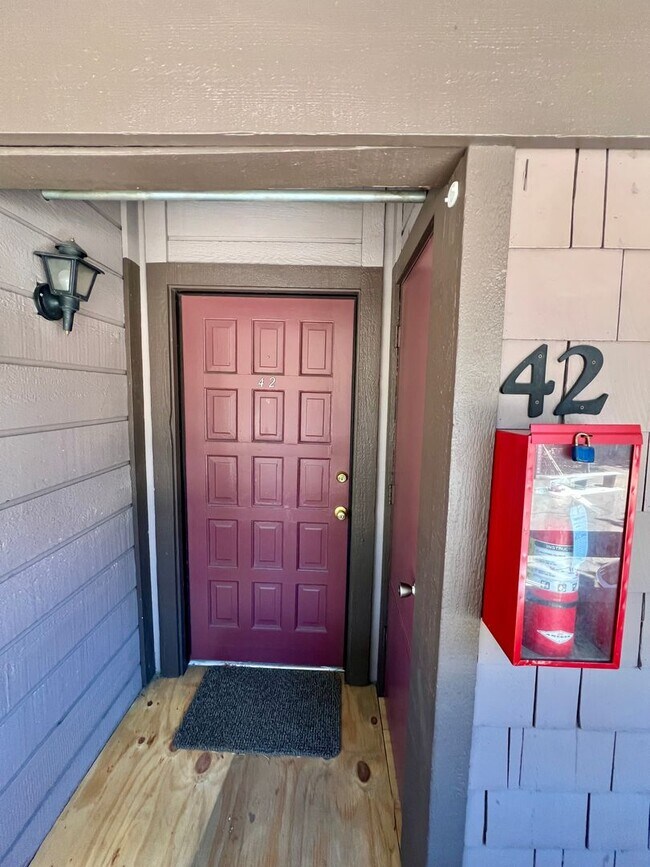 165 Old Mammoth Rd in Mammoth Lakes, CA - Building Photo - Building Photo
