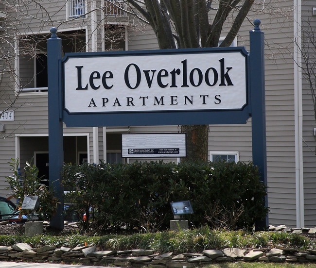 Lee Overlook Apartments
