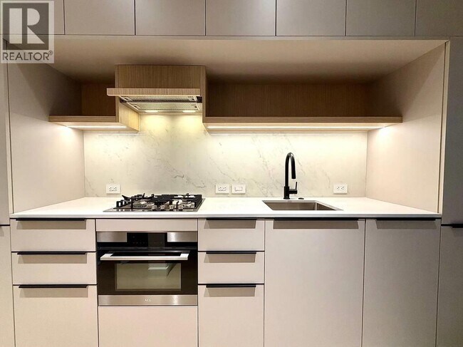 125 Albert St in Port Moody, BC - Building Photo - Building Photo