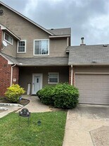 2507 Pinegrove Cir in Arlington, TX - Building Photo