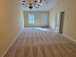 442 Flowing Creek Dr in Evans, GA - Building Photo - Building Photo