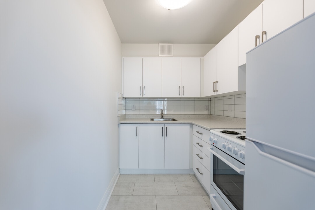 Rosedale East in Toronto, ON - Building Photo