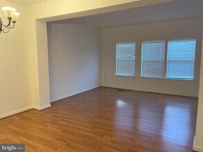 4080 Fountainside Ln in Fairfax, VA - Building Photo - Building Photo